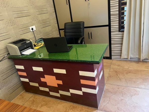 Reception table - Image 2